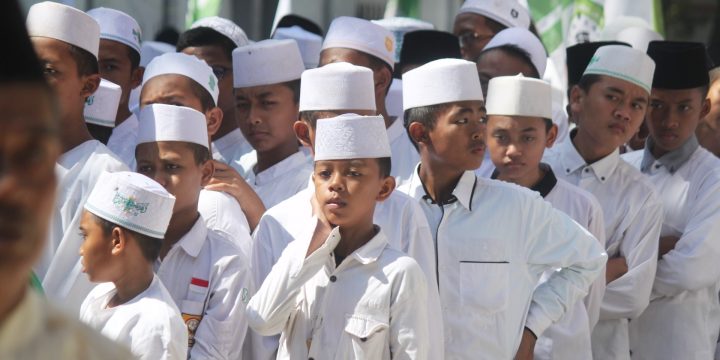 Strategi pondok pesantren dalam membentuk generasi emas
