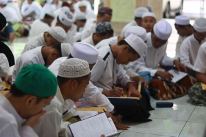 Strategi pondok pesantren dalam bentuk generasi berilmu dan berakhlak mulia