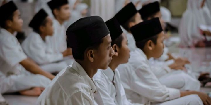 Strategies for Building the Charismatic Leadership of a Kyai as a Pesantren Caretaker