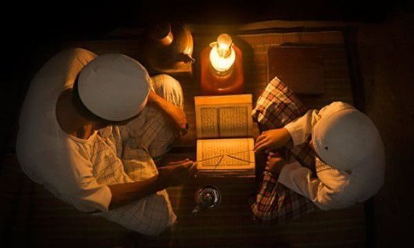 ULAMA DAN AKADEMISI: PILAR MODERASI BERAGAMA DI INDONESIA